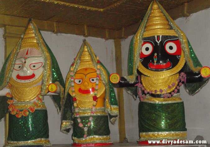 Sri Krishna, Balaramar and Subhadhra