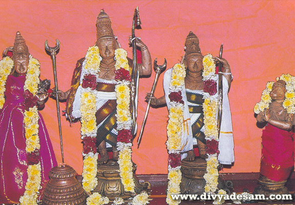 Sri Ramar along with Sita Piratti and Lakshmanar,
Paruthicherry