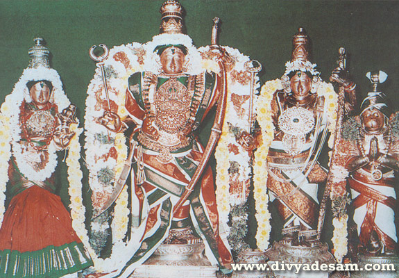 Sri Ramar, Sita Piratti, Lakshmanar and Siriya Thiruvadi - Hanuman, Thirukudanthai Temple