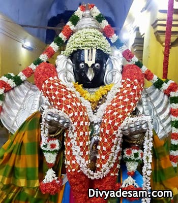 Thirunaraiyur Nambi Divya desam, Kumbakonam - Kal Garudan
